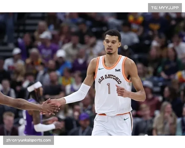 文班亚马场均25分11.5篮板3.1盖帽 攻防一体数据全面